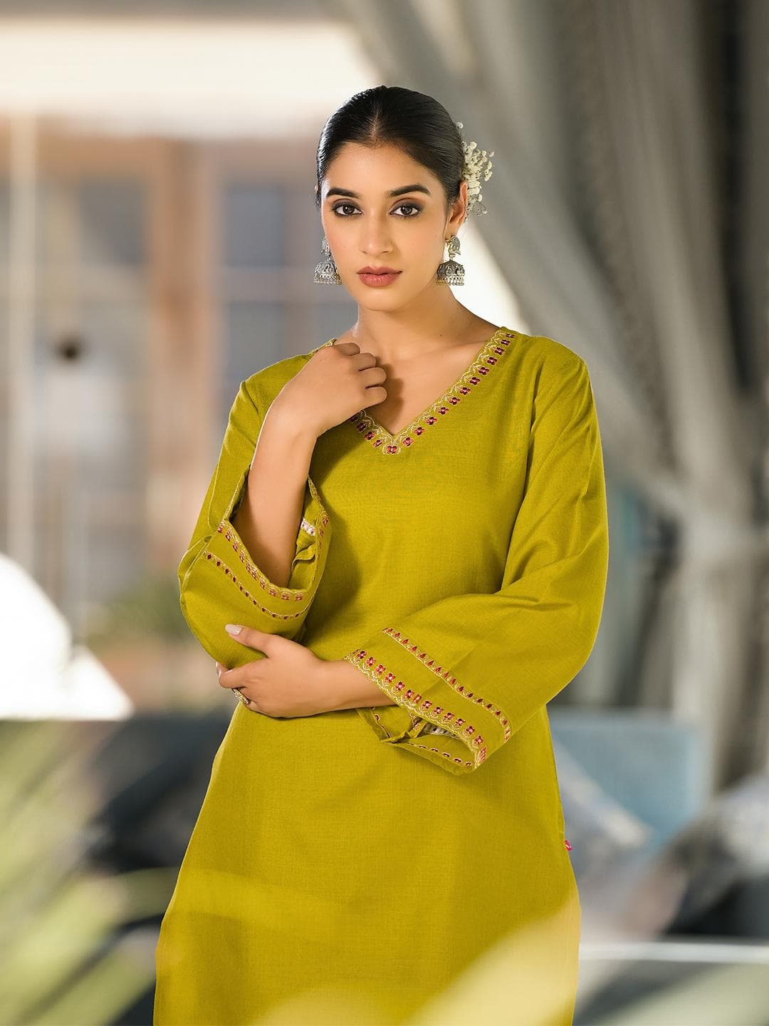 Varanga Women Embroidered V-Neck With Flared Sleeves Co-Ord Sets