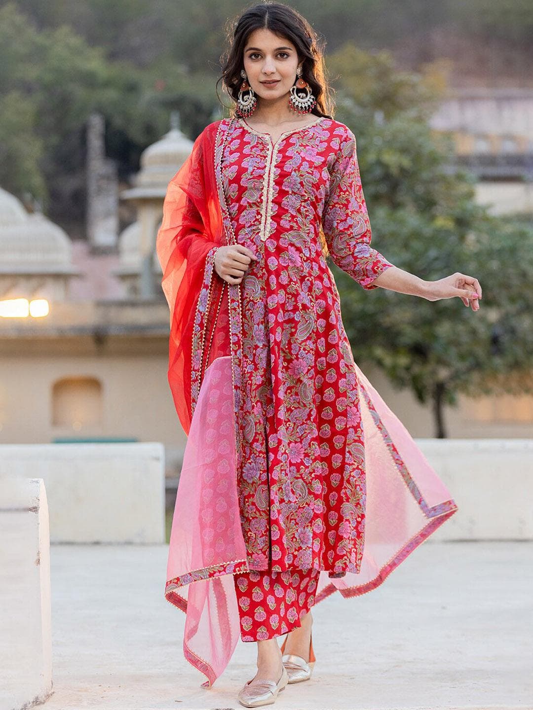 Yufta Floral Printed Regular Thread Work Pure Cotton Kurta With Trousers & Dupatta