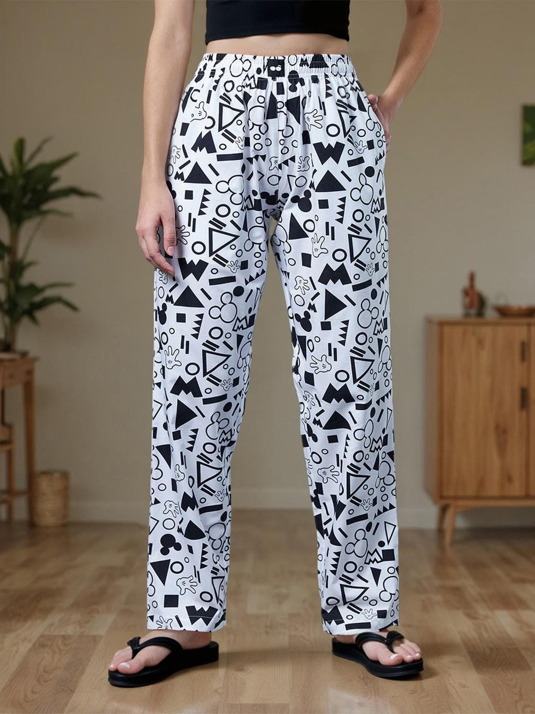 Bewakoof Women White Printed Cotton Lounge Pants