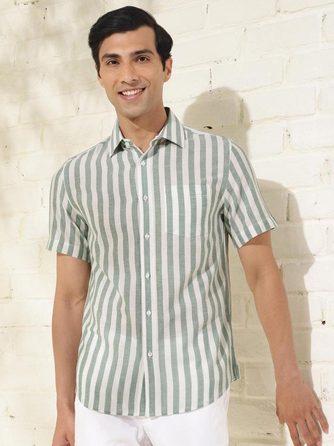 Fabindia Slim Fit Opaque Striped Cotton Casual Shirt