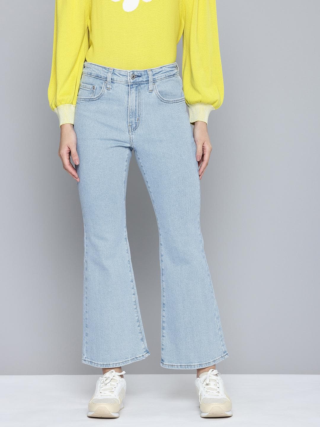 Levis Women's 725 Blue Bootcut Fit High Rise Jeans
