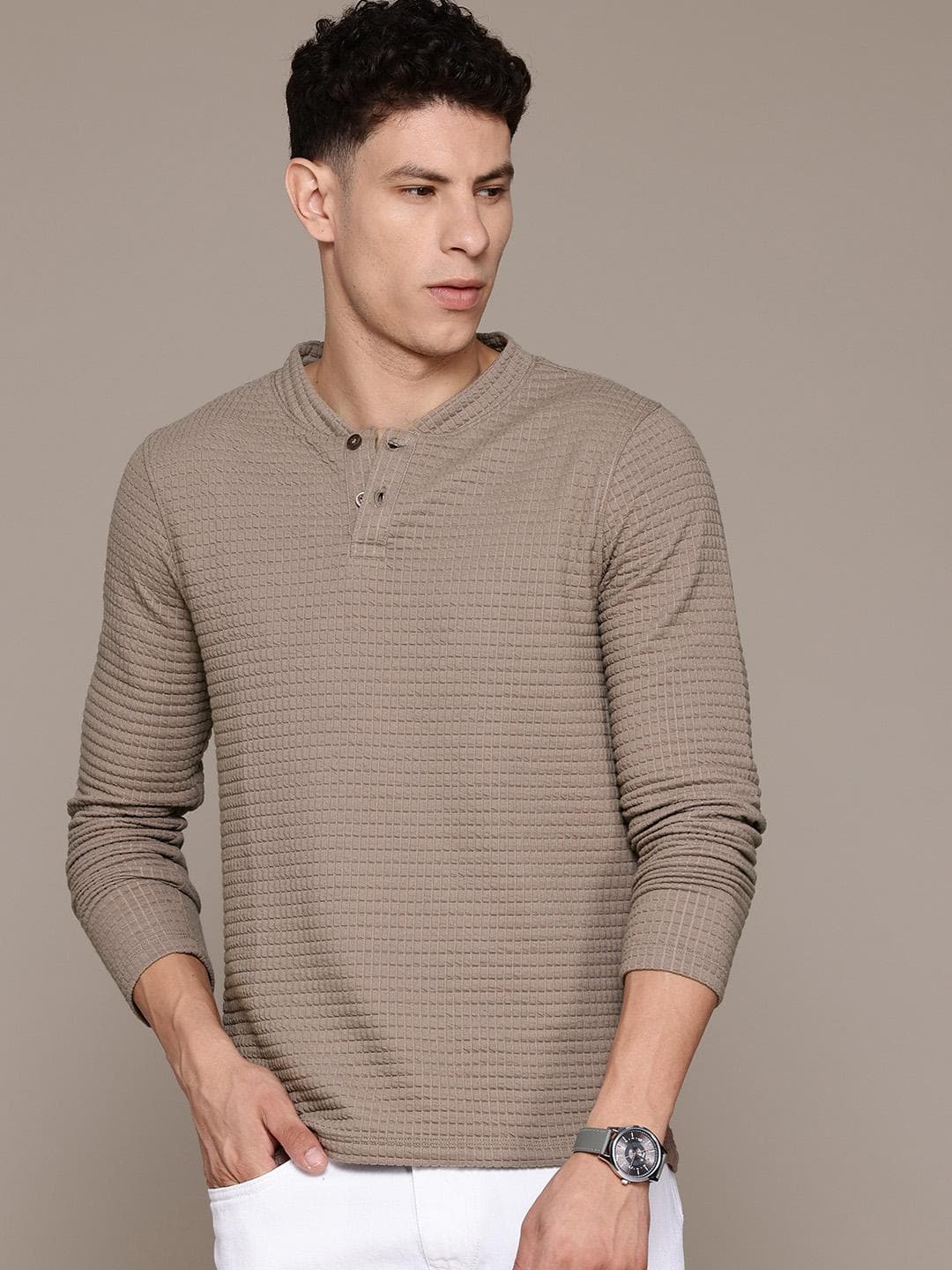 The Roadster Lifestyle Co. Men Self-Checked T-shirt