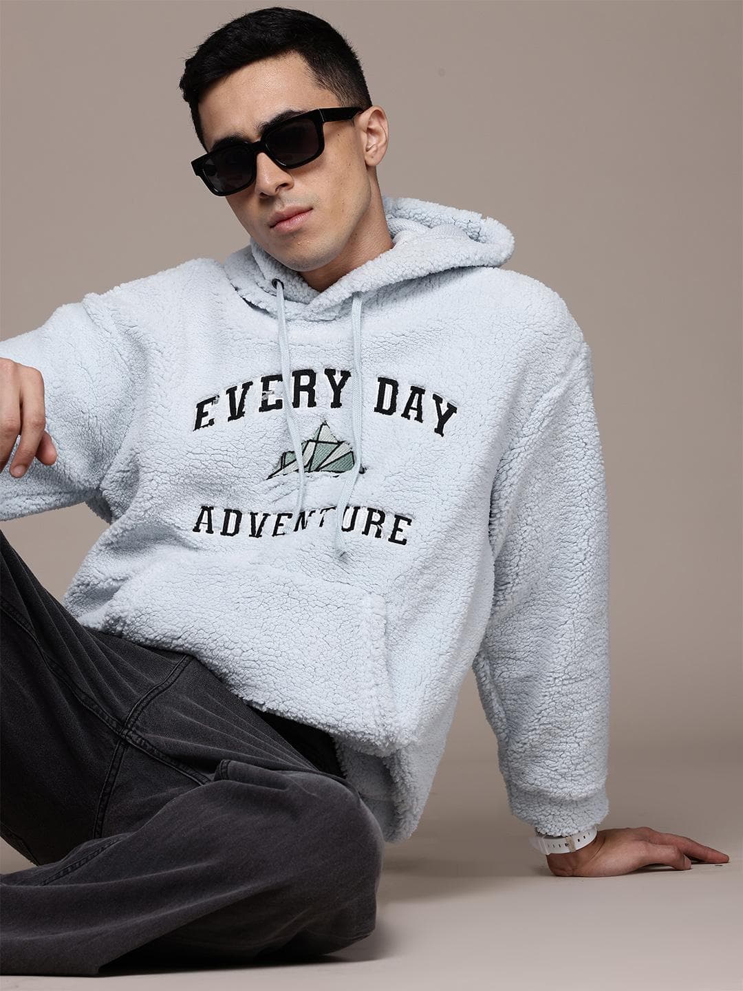 Roadster The Lifestyle Co Men Embroidered Hooded Sherpa Sweatshirt