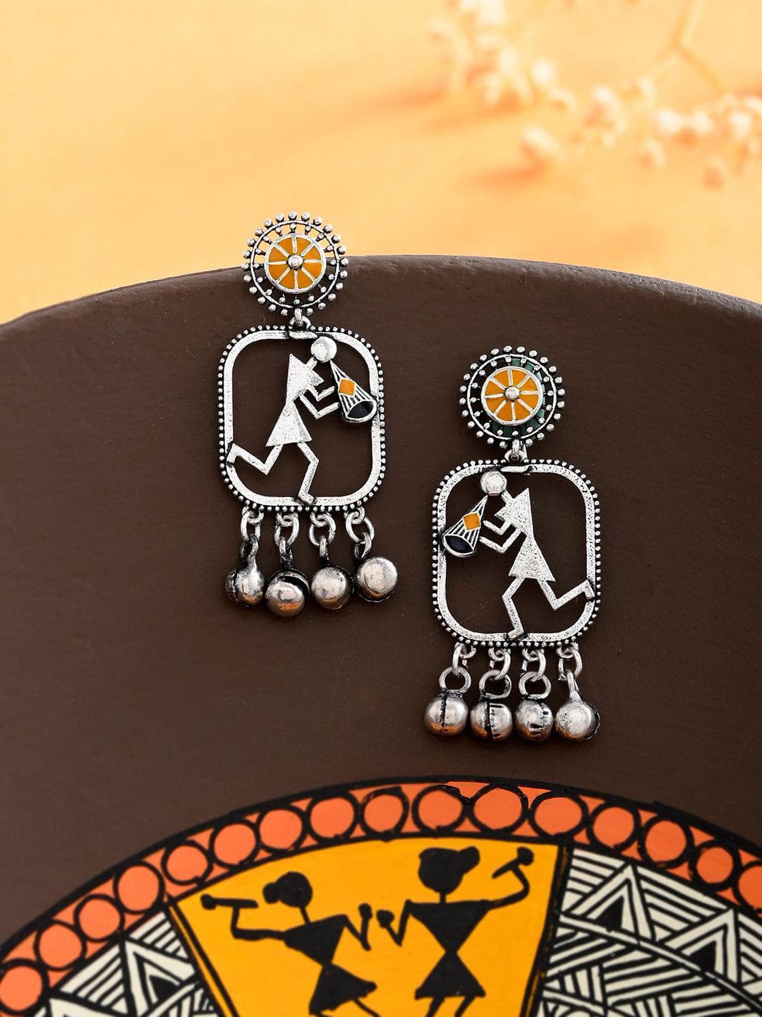 Warli Raat Ke Dhai Bhaje Koi Shehnai Baje Earrings