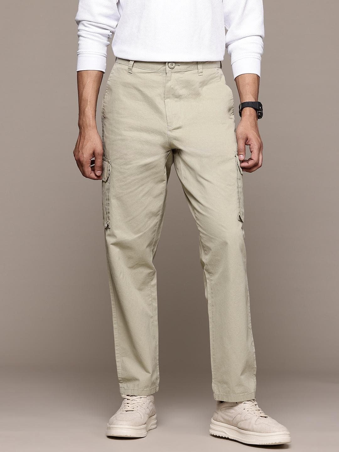 The Roadster Lifestyle Co. Men Pure Cotton Relaxed Fit Cargo Trousers