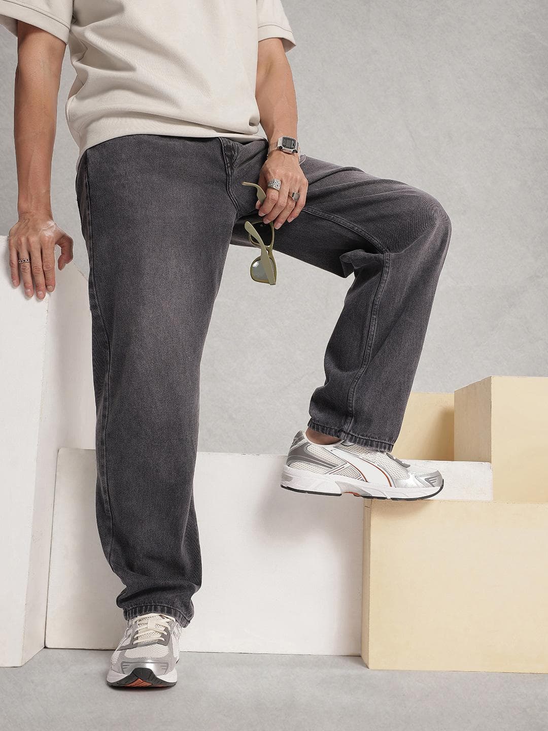 WROGN Men Cotton Light Fade Relaxed Fit Jeans