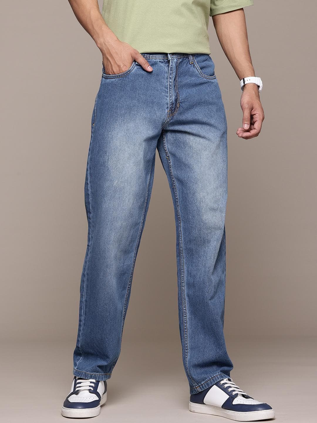 The Roadster Lifestyle Co. Straight Fit Light Fade Jeans