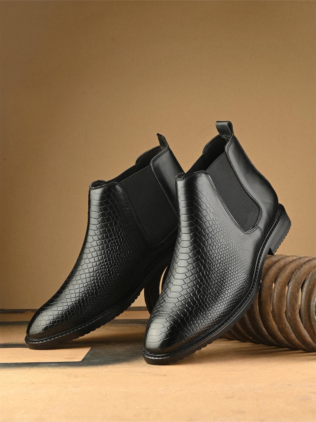 The Roadster Lifestyle Co Men Textured Chelsea Boots