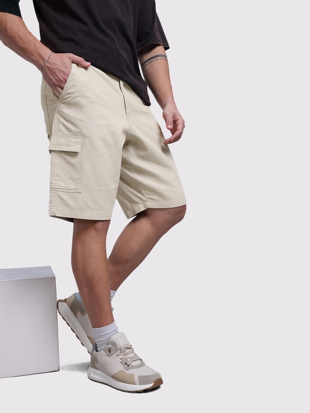 The Roadster Life Co. Men Mid-Rise Pure Cotton Relaxed Fit Cargo-Style Shorts