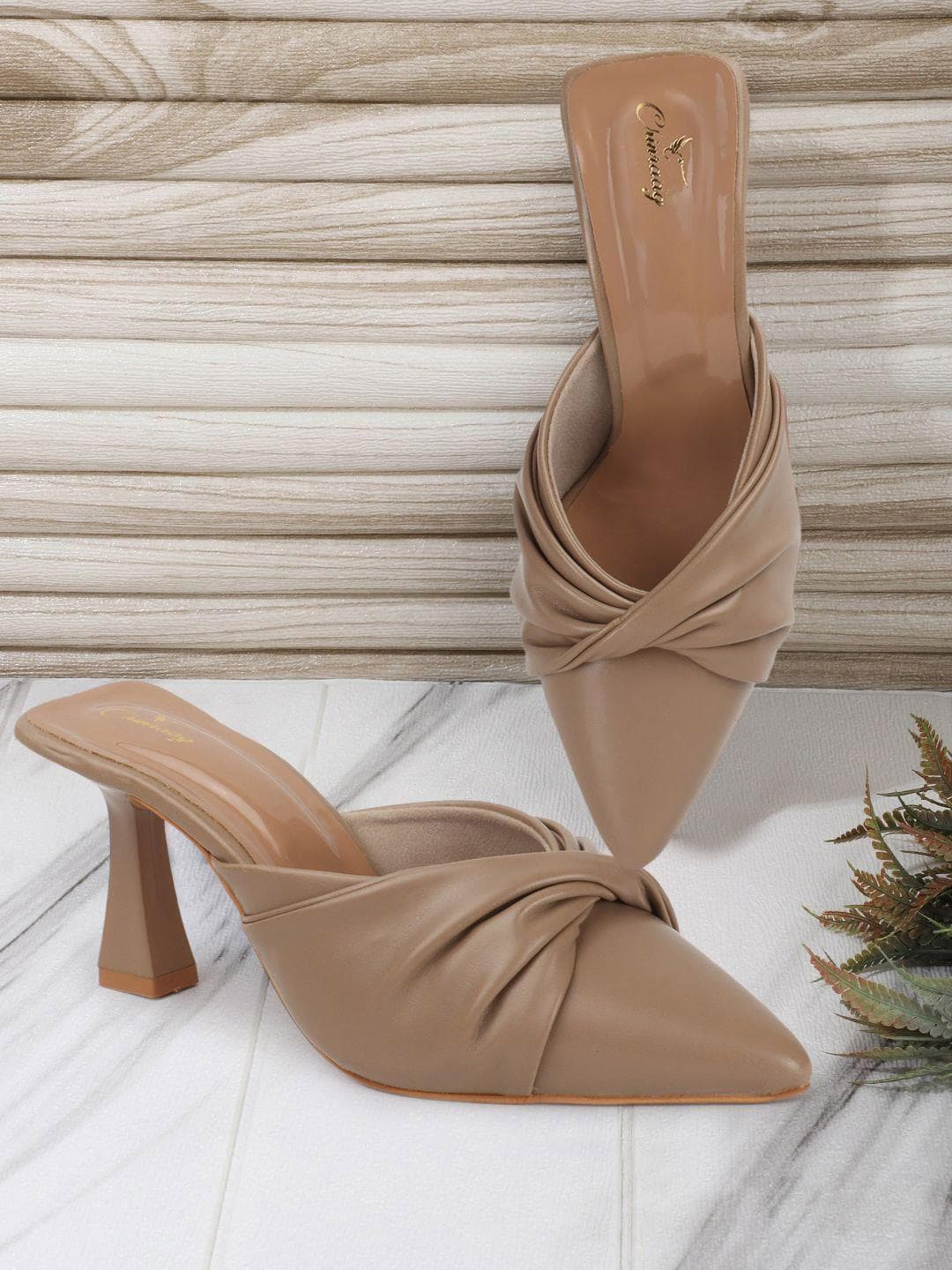 CHINRAAG Women Textured Slim Heels