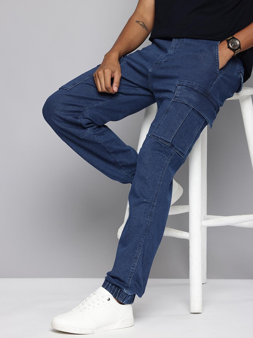 Levis Men Tapered Fit Light Fade Cargo Stretchable Jogger