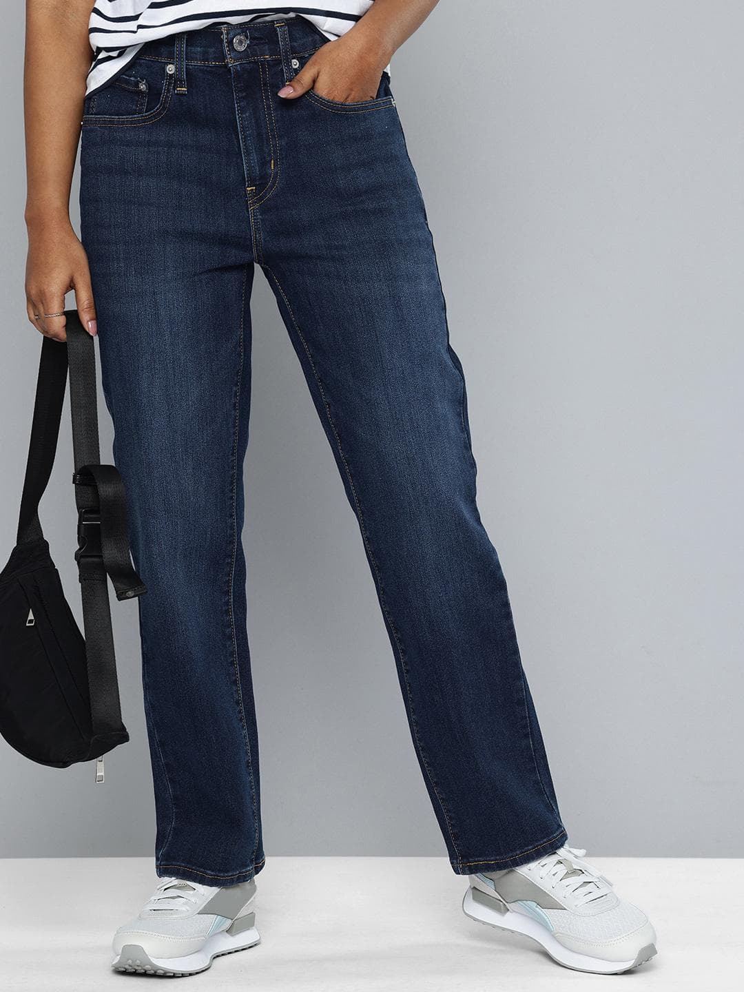 Levis Women's 724 Blue Slim Straight Fit High Rise Jeans