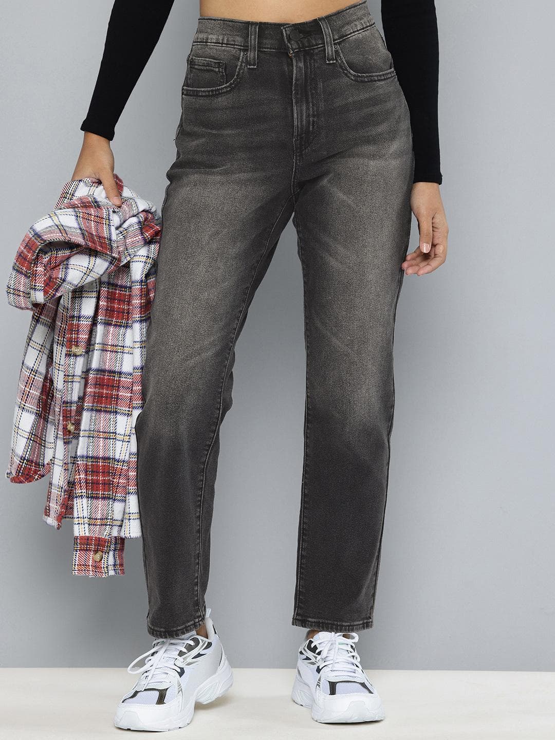 Levis Women's 724 Black Slim Straight Fit High Rise Jeans