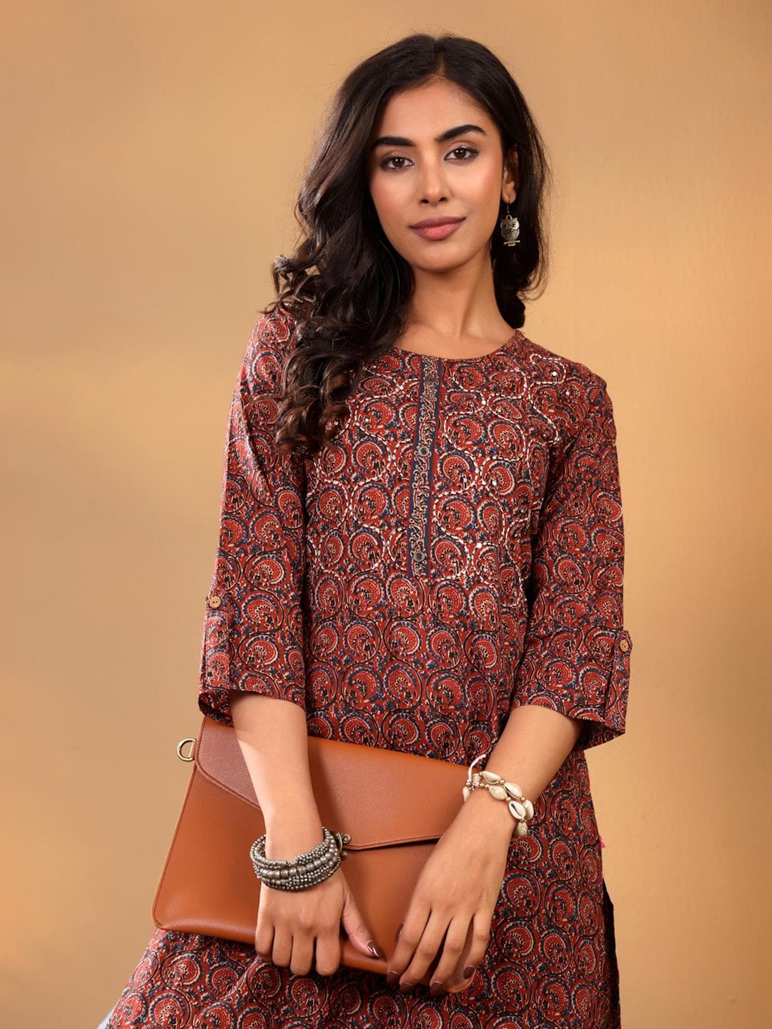 Varanga Floral Printed Round Neck Thread Work Straight Kurta