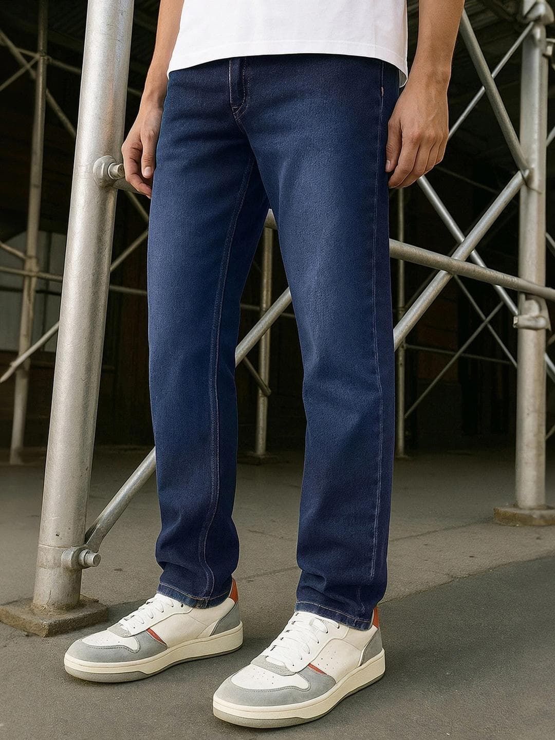 Bewakoof Men Blue Washed Slim Straight Fit Stretchable Mid-Rise Jeans