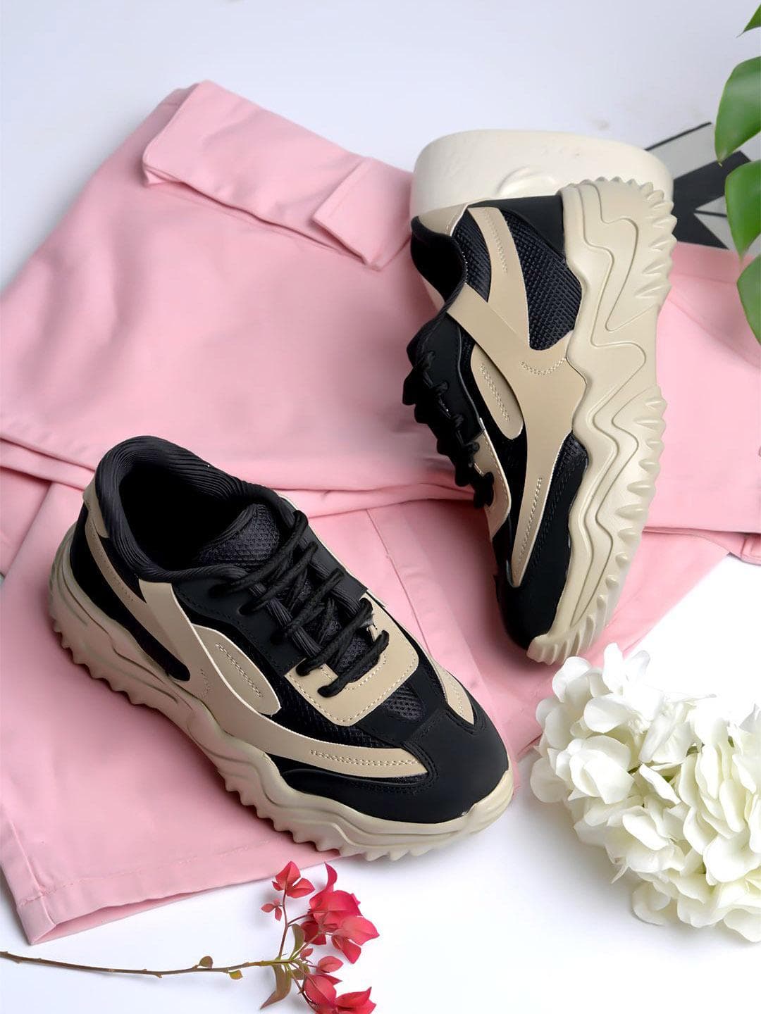 Stylestry Women Colourblocked Lace Ups Sneakers
