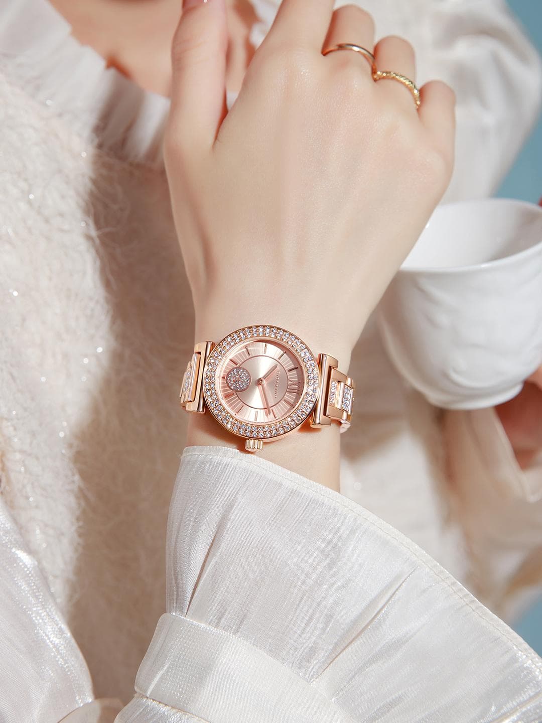 GIORDANO Women Embellished Stainless Steel Bracelet Style Analogue Watch GZ-60086-11