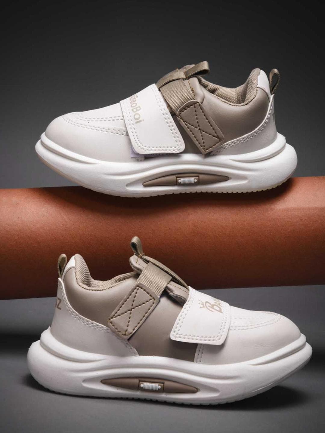 Crazyly Boys Colourblocked Sneakers With Velcro