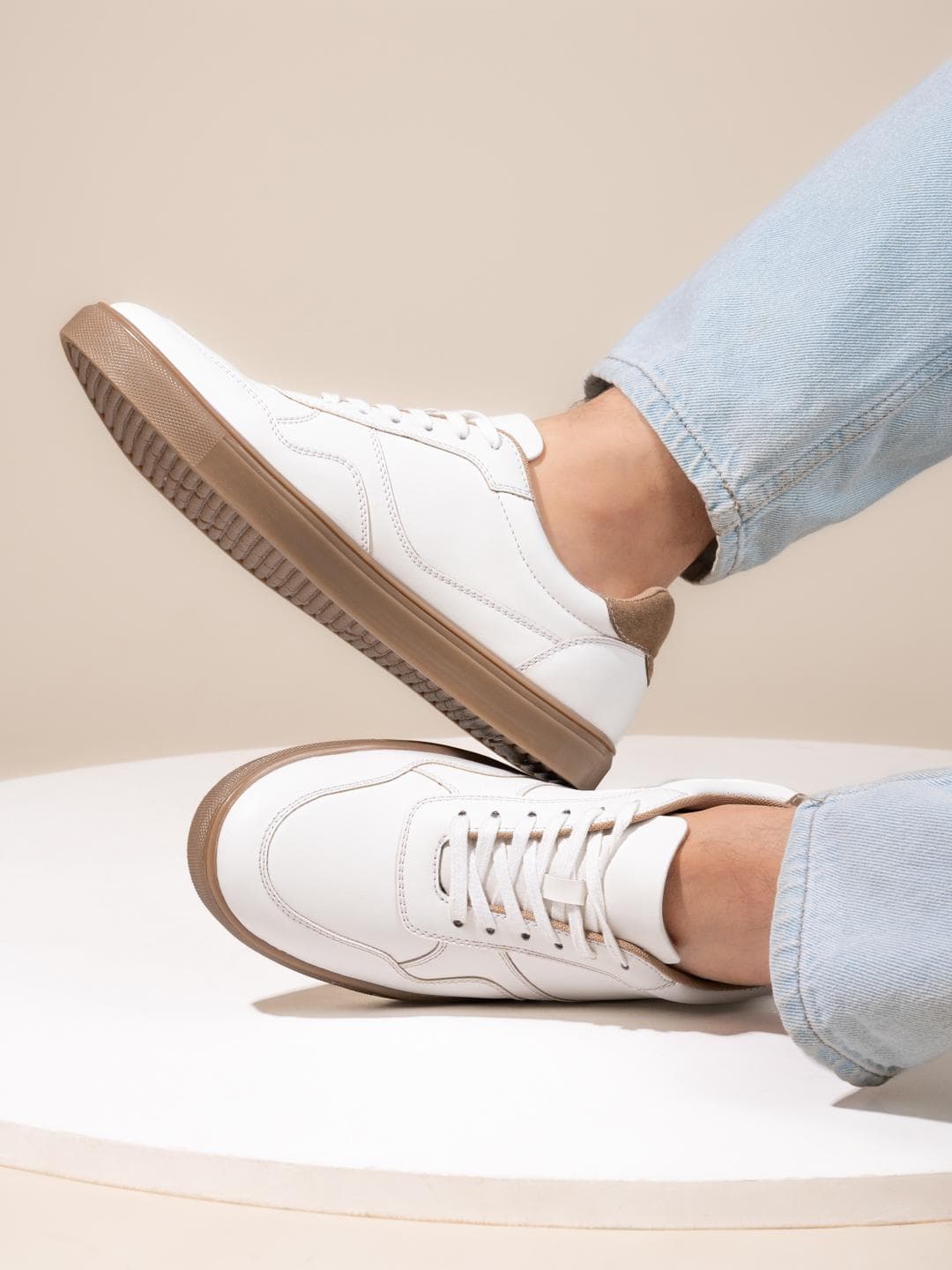 The Roadster Lifestyle Co. Men Lace-Ups Round Toe Sneakers
