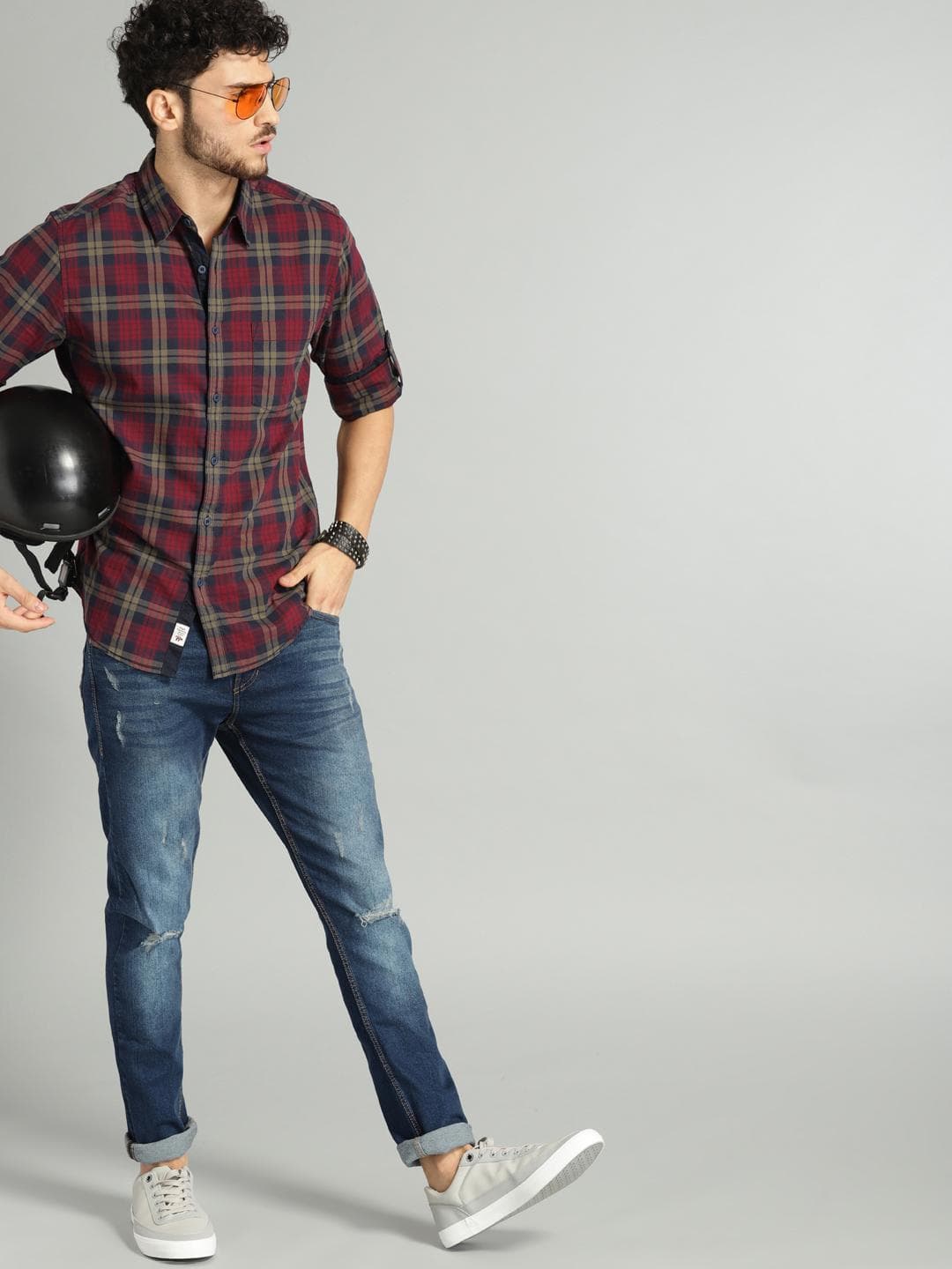 Roadster Men Maroon & Navy Blue Checked Cotton Casual Shirt