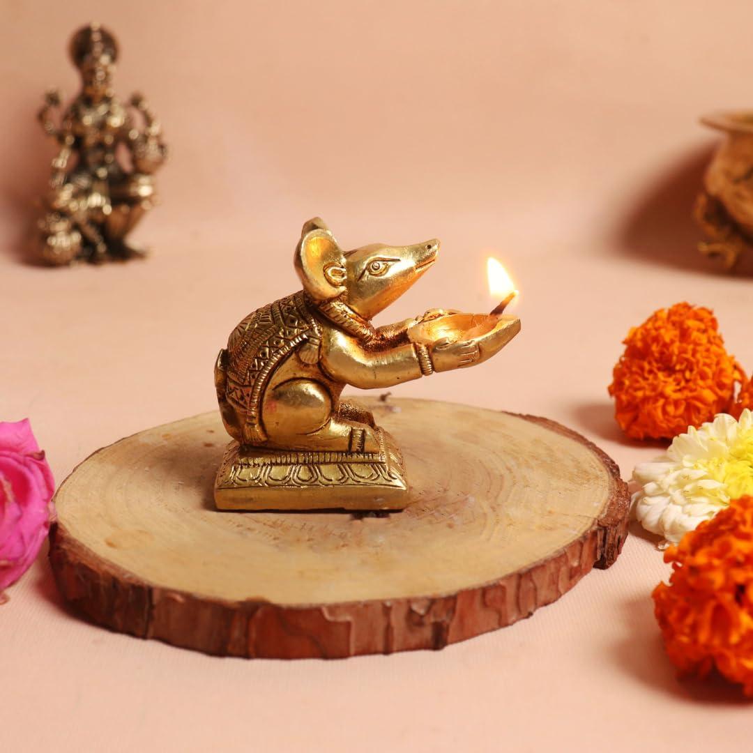 The Spiritual Living Handmade Rat Diya | Rat for Ganpati | 2.5 Inch | Mushakraj Murti | ???? ?? ???? | Ganpati Mouse Decoration | Diya for Puja | Brass Ganesha Mouse Holding Oil Lamp Diya