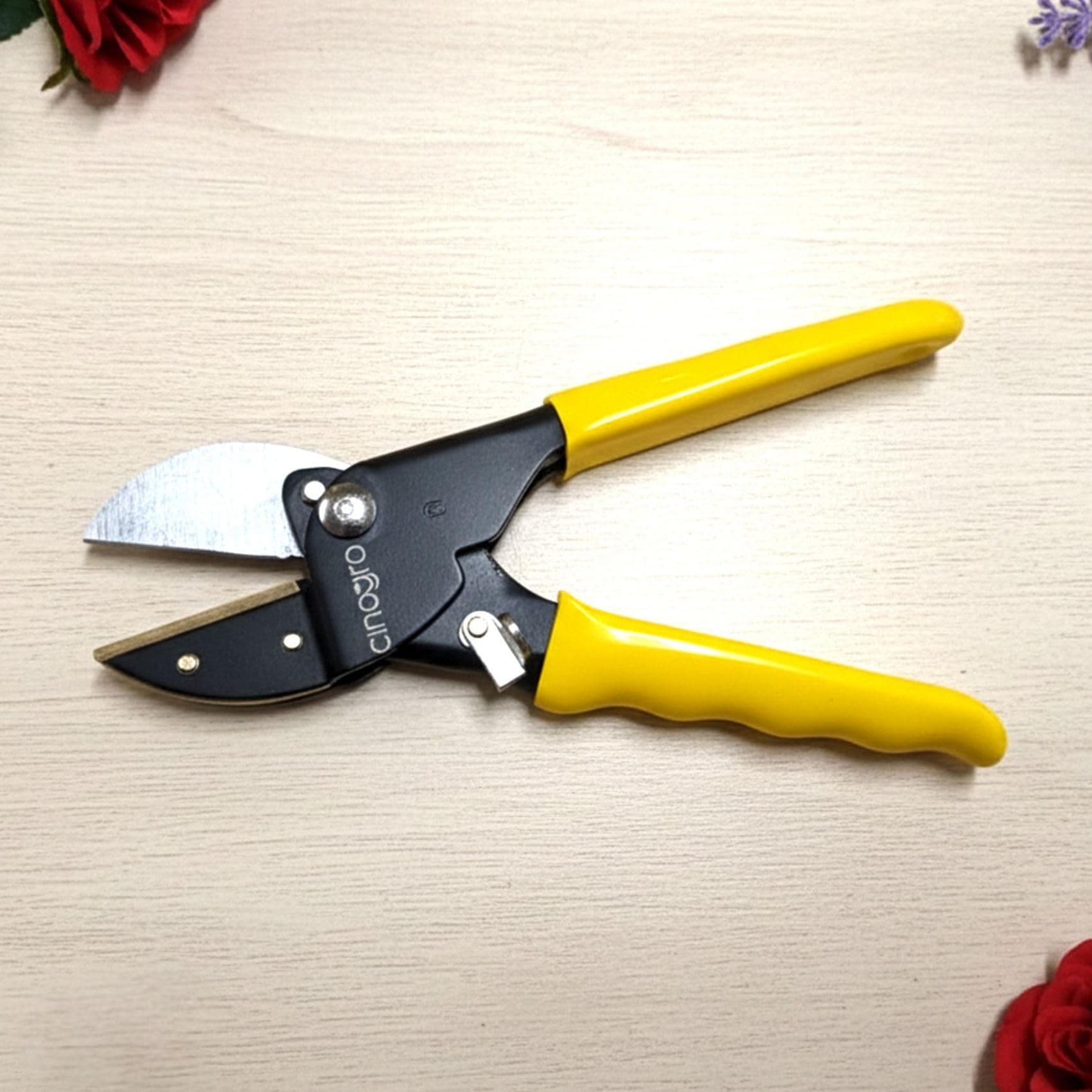 Cinagro 8.5 Inch Anvil Pruner, Ultra Sharp Hardened Steel Blade, Cuts Up to 3/4 Inch Branches, Garden Hoses or PVC Pipes, Full Metal Body, Anti-Slip Ergonomic Grip, Single-Hand Lever Operation